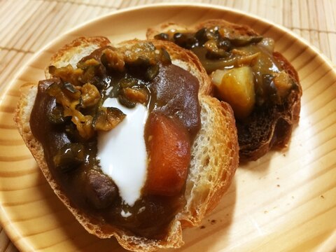 フランスパンで！カレーカナッペ